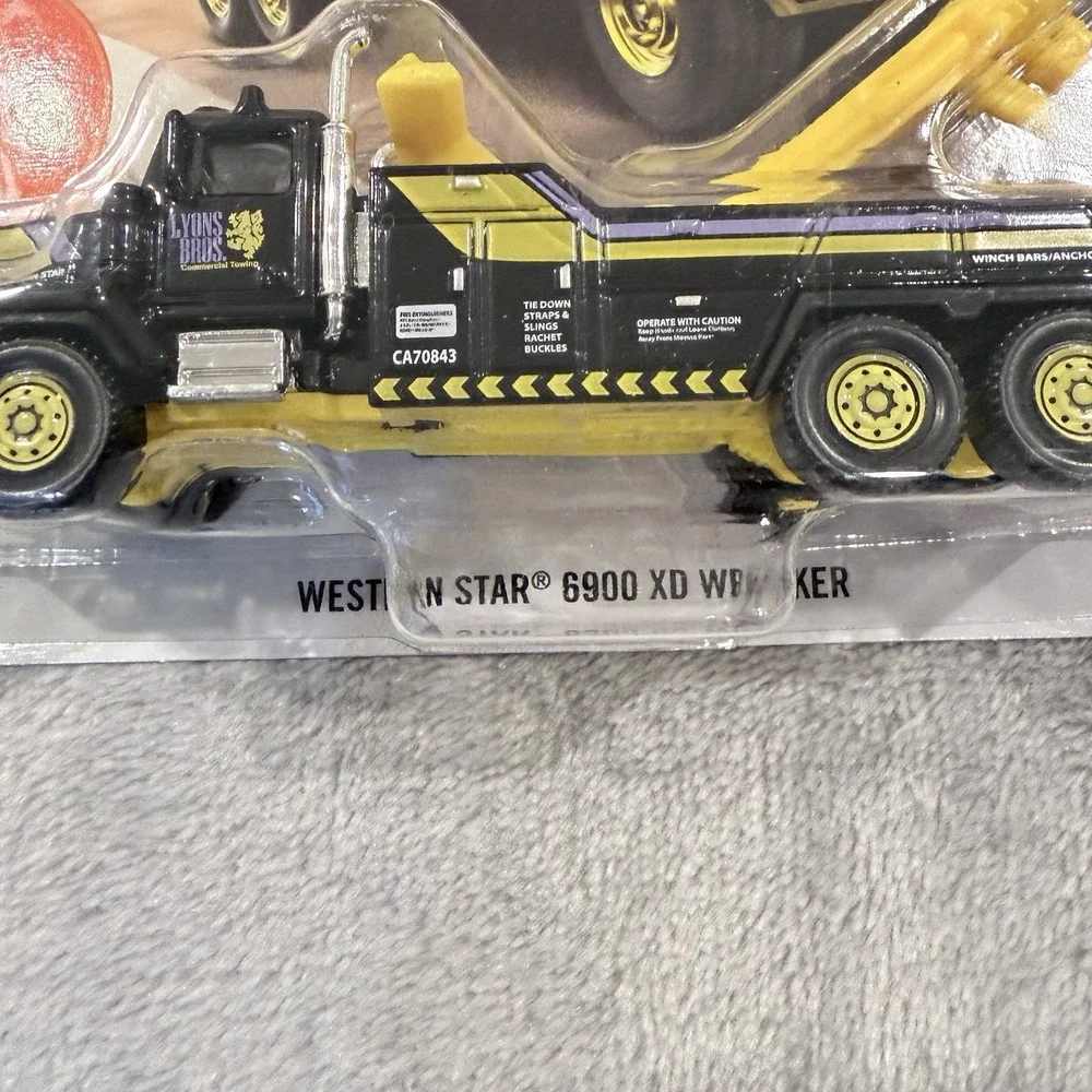 Matchbox Working Rigs Western Star 6900 XD Wrecker Tow Truck 12/16 Black Yellow